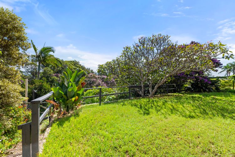 Family Retreat with water views at Corlette