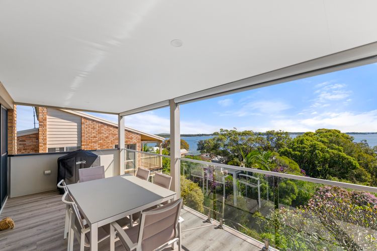 Family Retreat with water views at Corlette