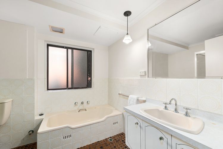 Radburn Ondine Close 3/17