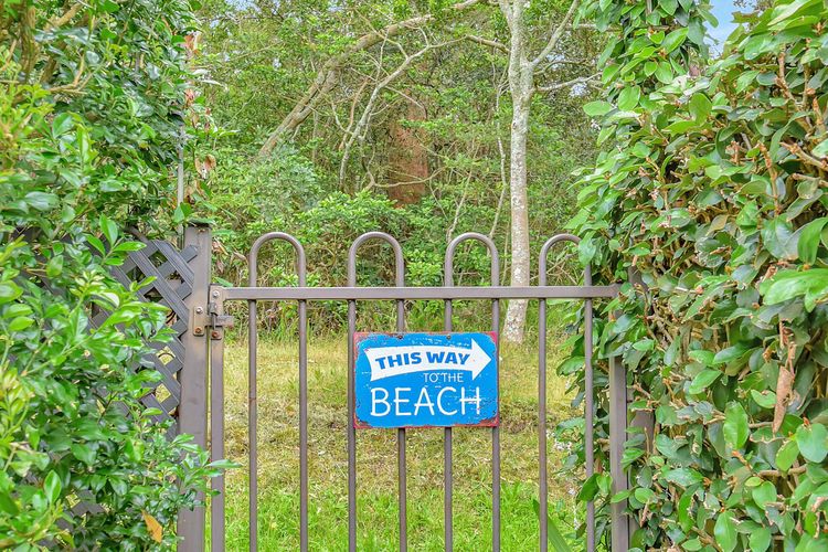 Cois Farraige – Beside the Sea “Irish”