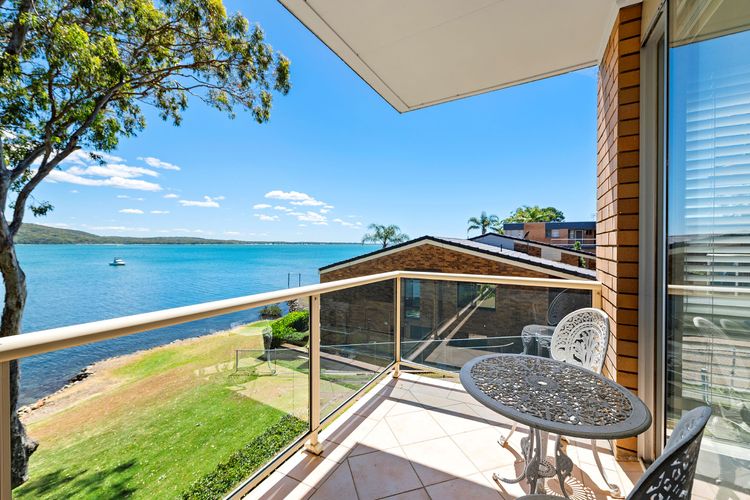 Waterfront Apartment – Soldiers Point