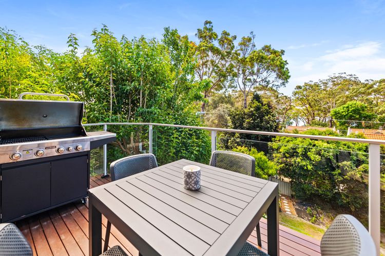 It has a BBQ and an outdoor dining set, a perfect spot for socialising and bonding. You can gather for a sunny brunch, a fun BBQ, or a cosy dinner.