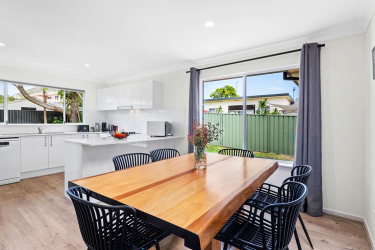 6 seater dining table