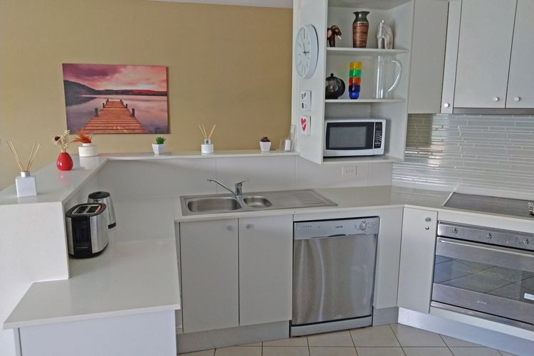 Pacific Blue Apartment, Unit 258/265 Sandy Point Road