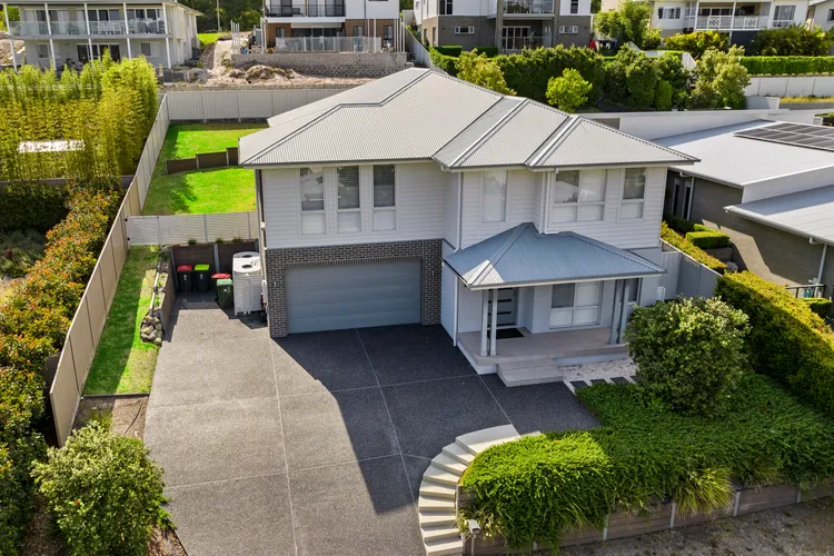 Giuseppina 3 Ebb Tide Way Corlette