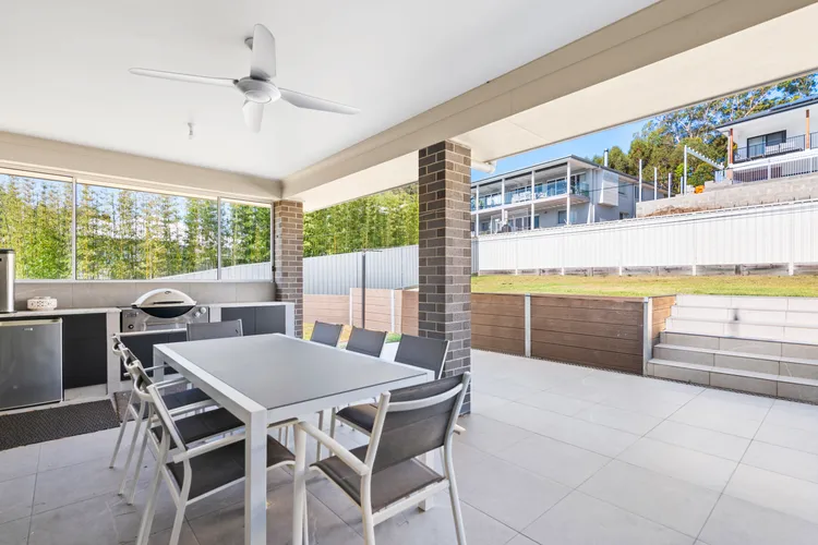 Giuseppina 3 Ebb Tide Way Corlette