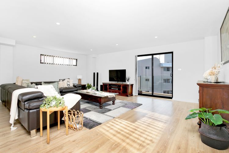 Dolphin Cove, Unit 13/2-6 Government Road