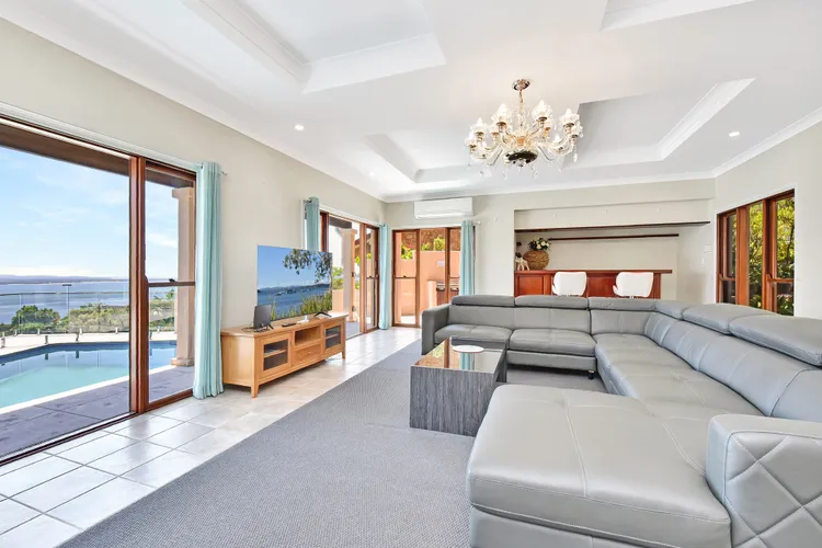 Panoramic Oceanview Manor