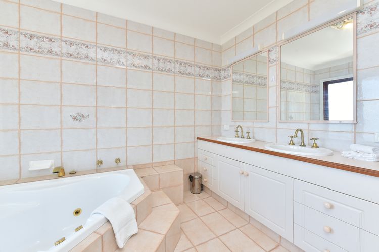 Panoramic Oceanview Manor