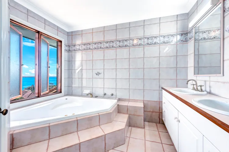 Panoramic Oceanview Manor