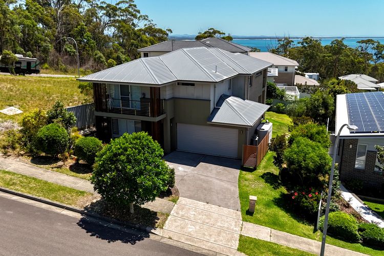 Seabreeze at Corlette