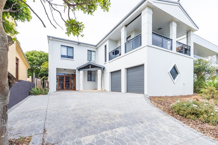 Maestral II – Beachside Villa with Private Garden