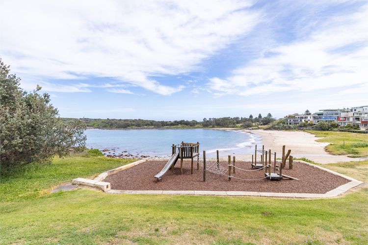 Maestral II – Beachside Villa with Private Garden