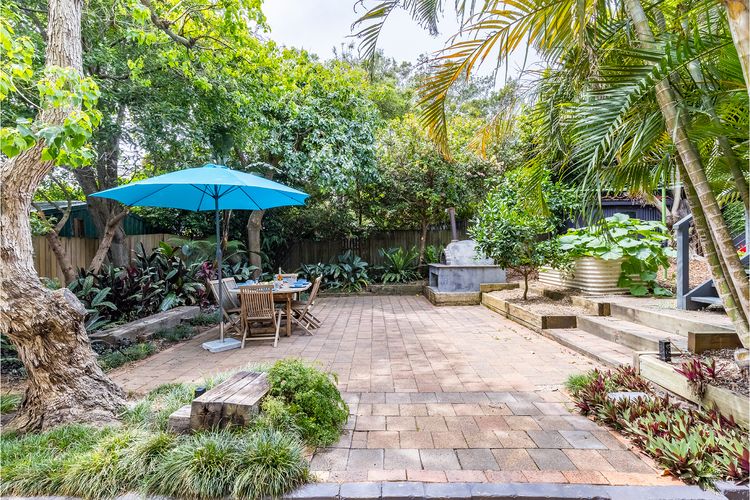 Maestral II – Beachside Villa with Private Garden