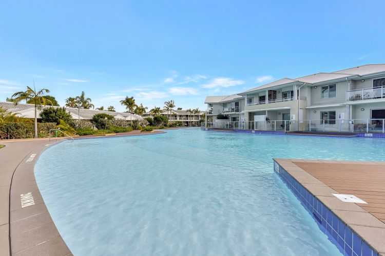 Pacific Blue Unit 175 Dual Swim Up