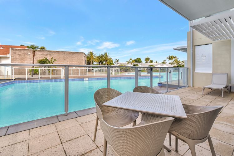 Pacific Blue Unit 175 Dual Swim Up