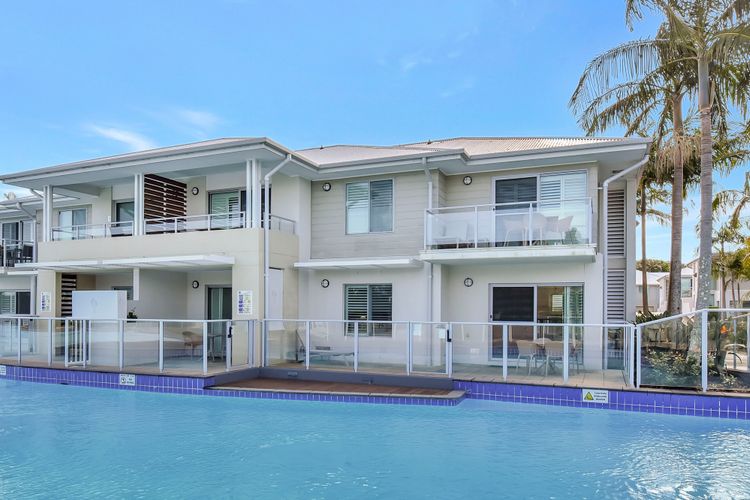 Pacific Blue Unit 175 Dual Swim Up