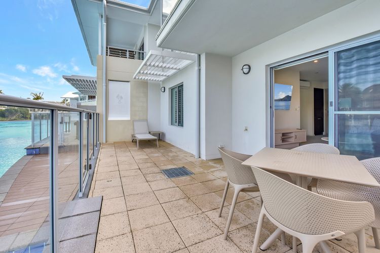 Pacific Blue Unit 175 Dual Swim Up