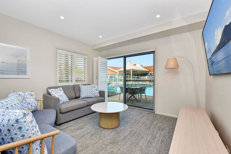 Pacific Blue Unit 175 Dual Swim Up