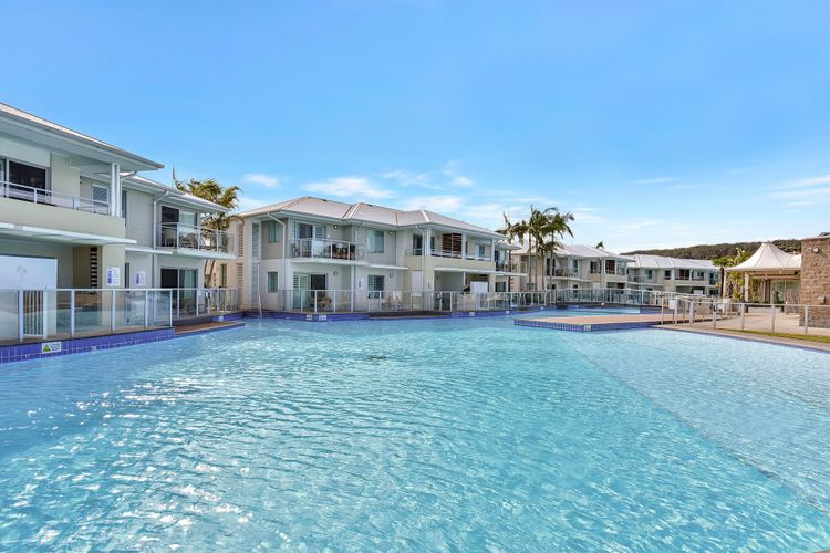 Pacific Blue Unit 175 Dual Swim Up