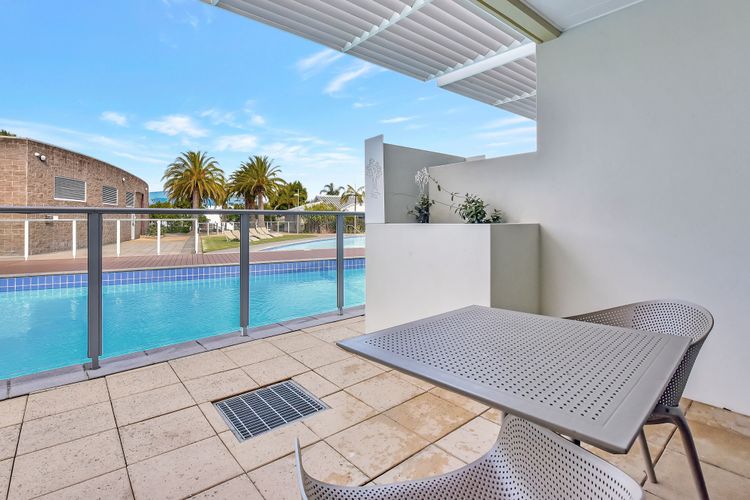 Pacific Blue Unit 175 Dual Swim Up B