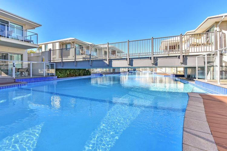 J’s Resort Pacific Blue Swim Up