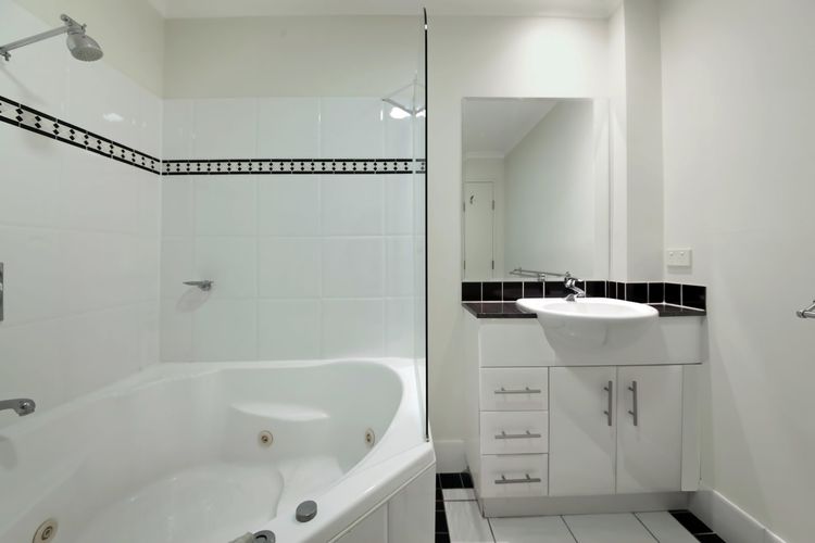 Barrington, Unit 707/35-45 Shoal Bay Road