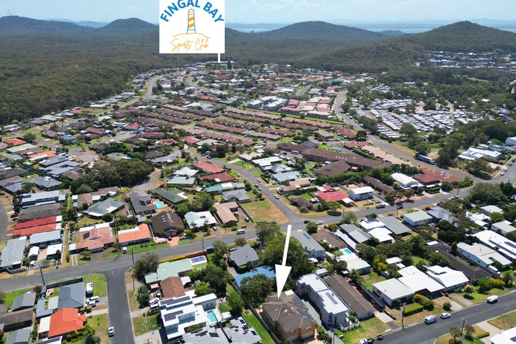 Salt and Paws @ Fingal Bay