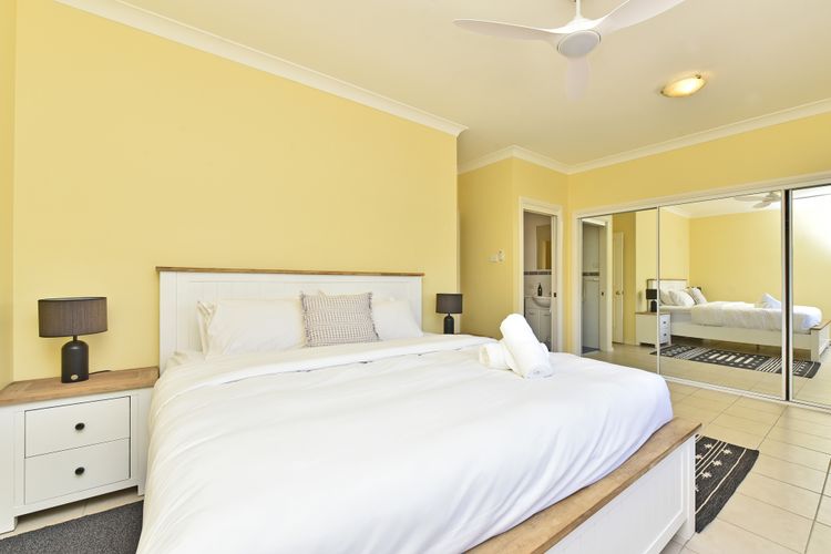 Salt and Paws @ Fingal Bay