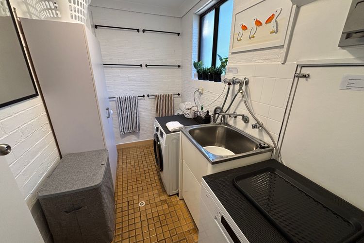 Catalina Cove-From Door to Shore in 2 Minutes