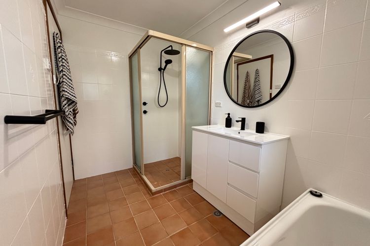 Catalina Cove-From Door to Shore in 2 Minutes