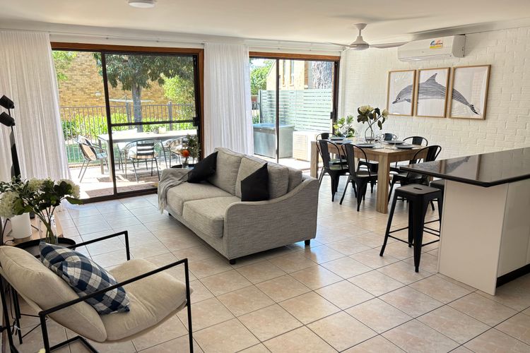 Catalina Cove-From Door to Shore in 2 Minutes