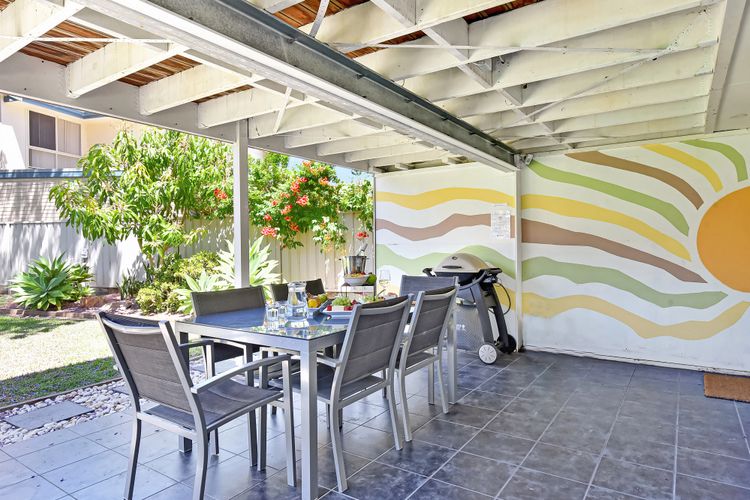 The Jacaranda – Pet Friendly, Air-Con, Wifi, Boat Parking, Large backyard