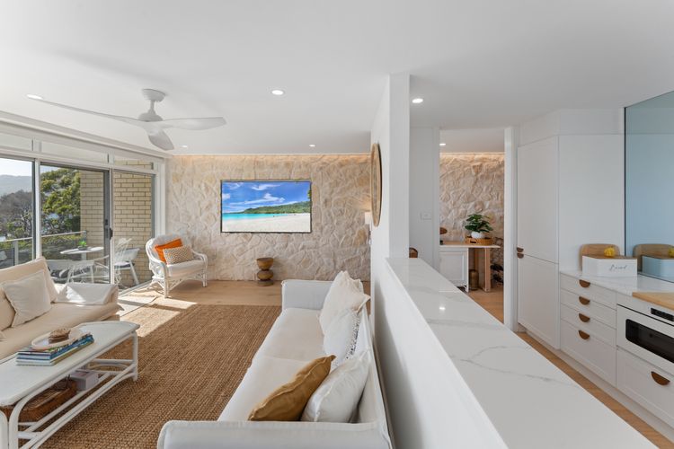 BEACHFRONT….. at Shoal Bay