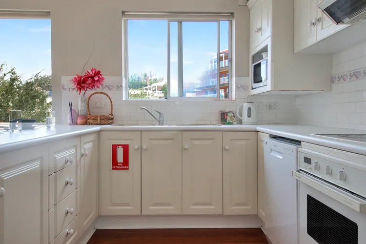 Bayview Towers, Unit 1/15 Victoria Parade
