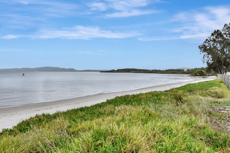 Tilligerry Beach Retreat