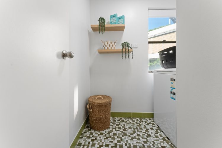 Shoal Bay Beachfront Escape