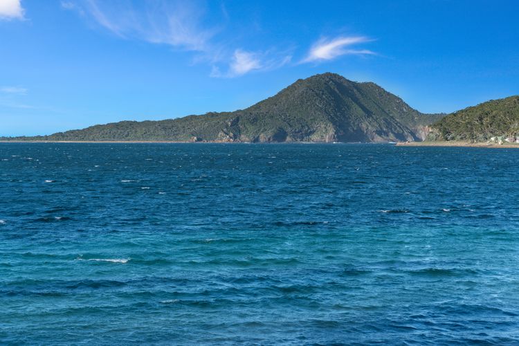 Shoal Bay Beachfront Escape