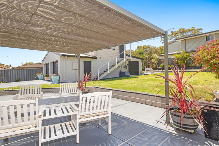 Family Joy On Shoal Shores