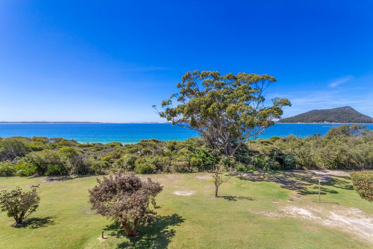 Shoal Bay Sunrise 2 BDR Waterfront Apartment