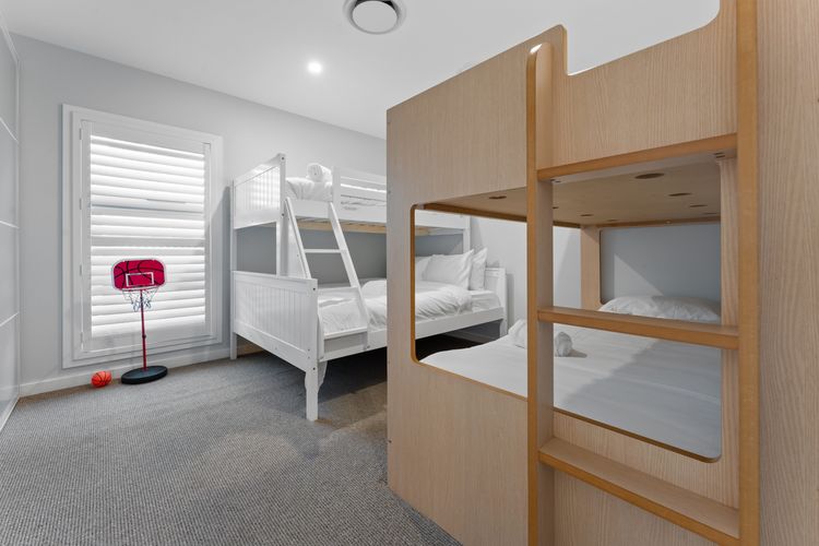 Bay Breeze at Salamander Bay