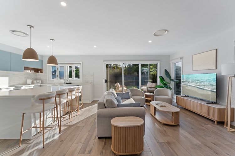 Bay Breeze at Salamander Bay