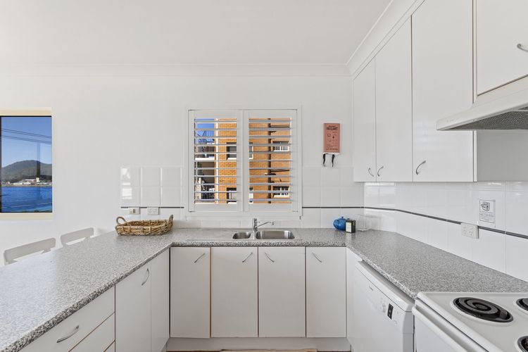 South Pacific, Unit 5/13 Shoal Bay Road