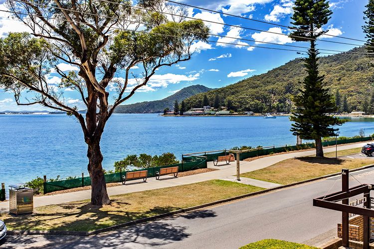 South Pacific, Unit 5/13 Shoal Bay Road