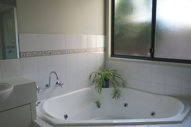 Sandhurst Escape 2-17