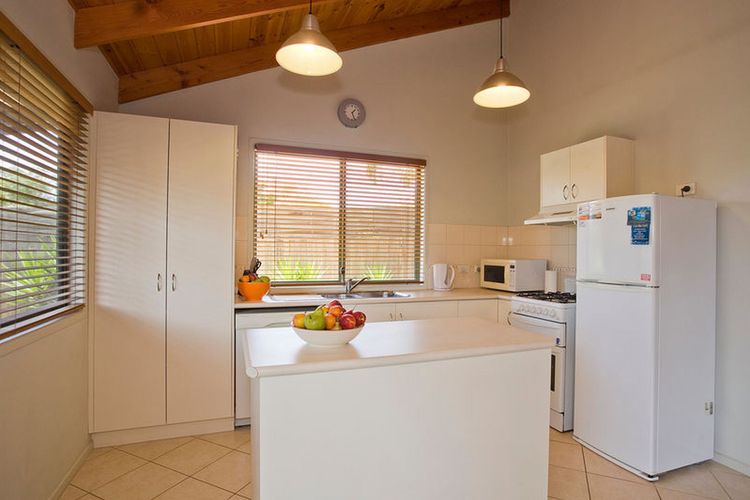 Sandhurst Escape 2-17