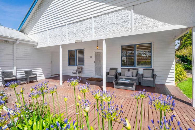 Esplanade Premium 33 | Steps to Beach