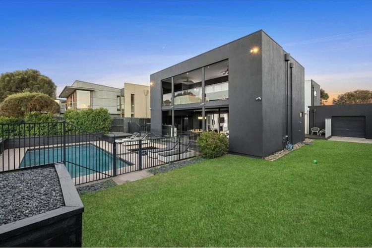 St Georges Luxury Beach House