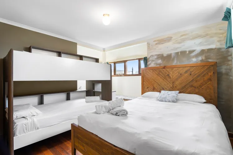 Price on the Beach 2c