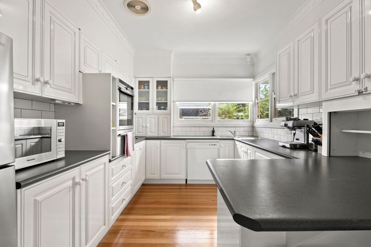 Price Central Torquay 32